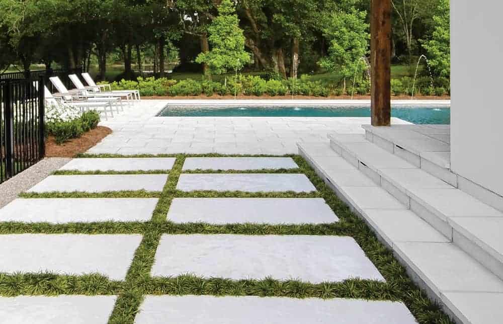 Large vs. Standard Pavers: Visual Impact, Cost, and Installation Tradeoffs