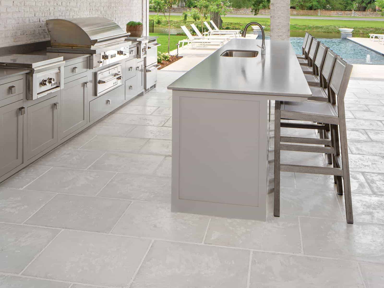 Outdoor Kitchen with Concrete Pavers