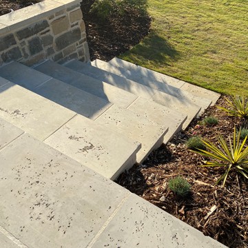 Backyard Landscape Ideas With Pavers